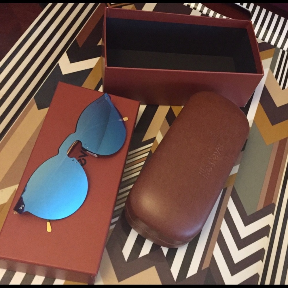 Illesteva Leonard II Mask Sunglasses in Blue.